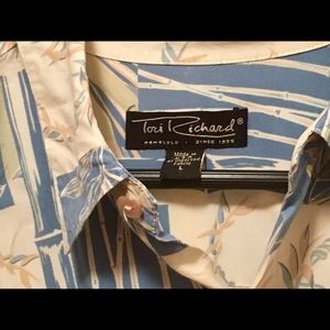 Tori Richard Honolulu, Floral Hawaiian Shirt. Lg